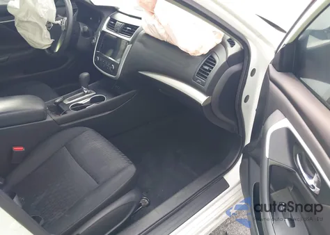 2017 Nissan Altima 2.5/S/Sv/Sl/Sr z USA, uszkodzony, nr VIN 1N4AL3AP6HC479999